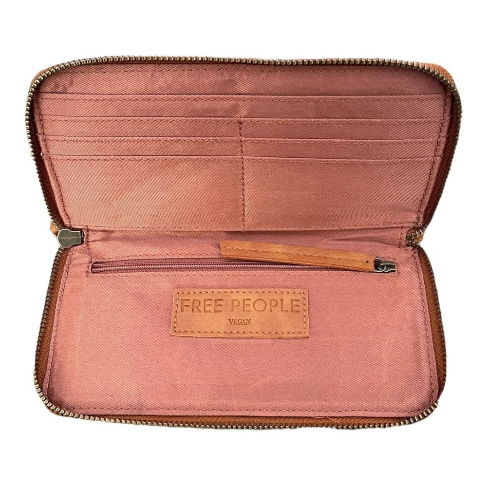 NWT Free People Vegan Leather Wallet - Picture 4 of 7